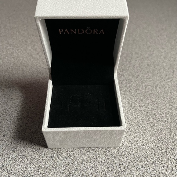 Pandora White Ring Box - Picture 4 of 8